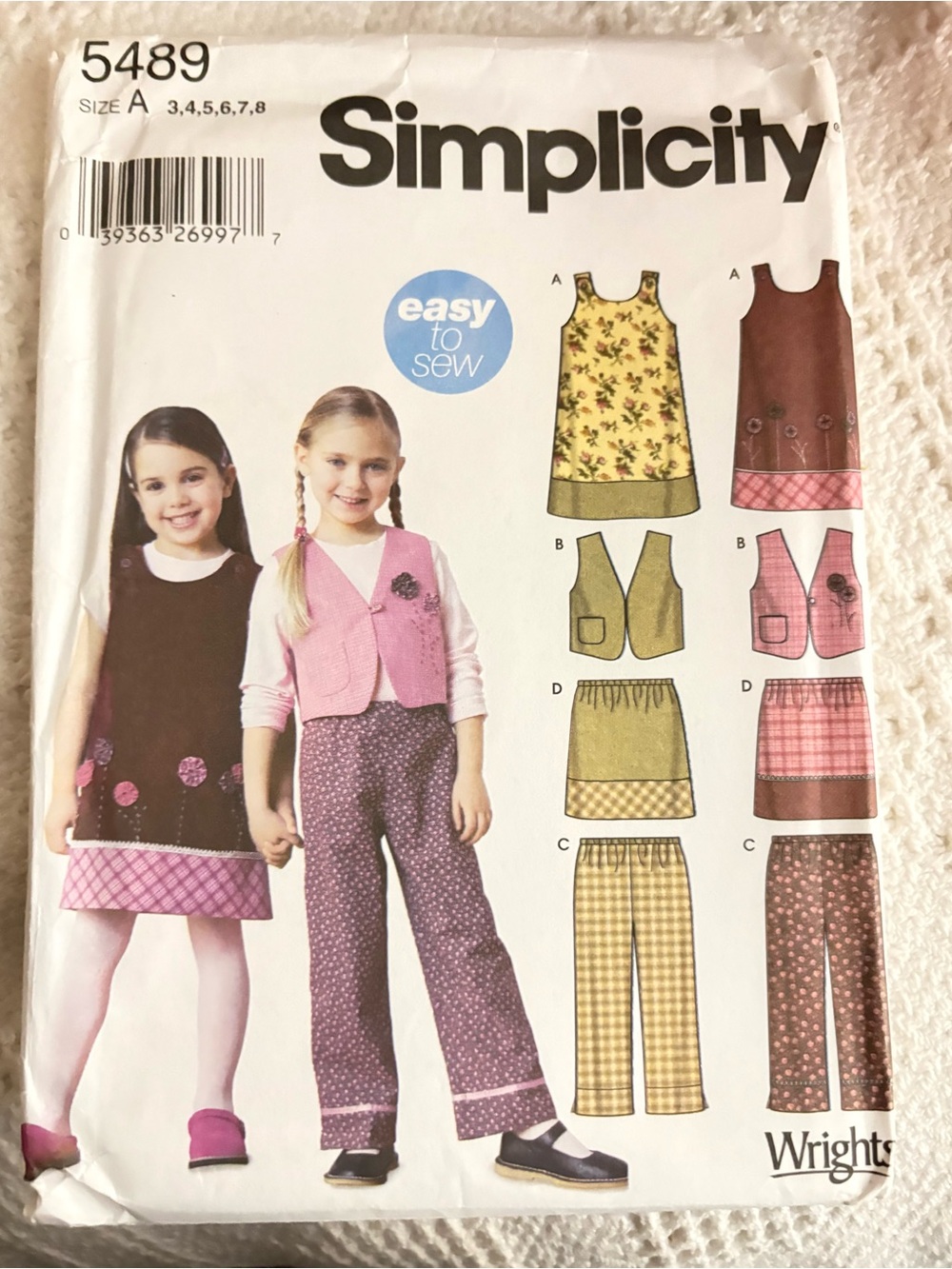 Simplicity Easy-to-Sew Pattern 5489A for Girl’s Outfits